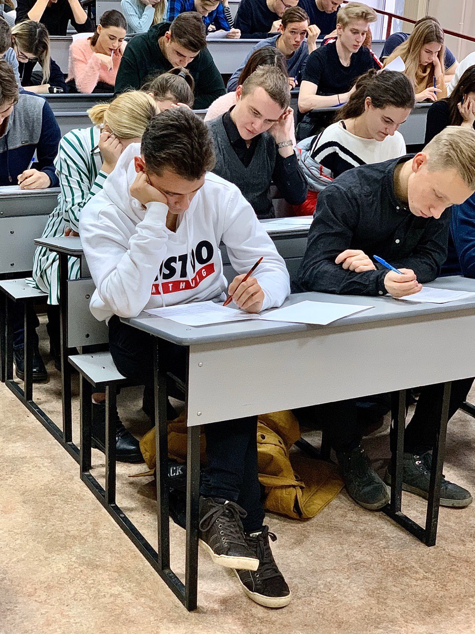 Состоялся первый тур городской олимпиады по английскому языку